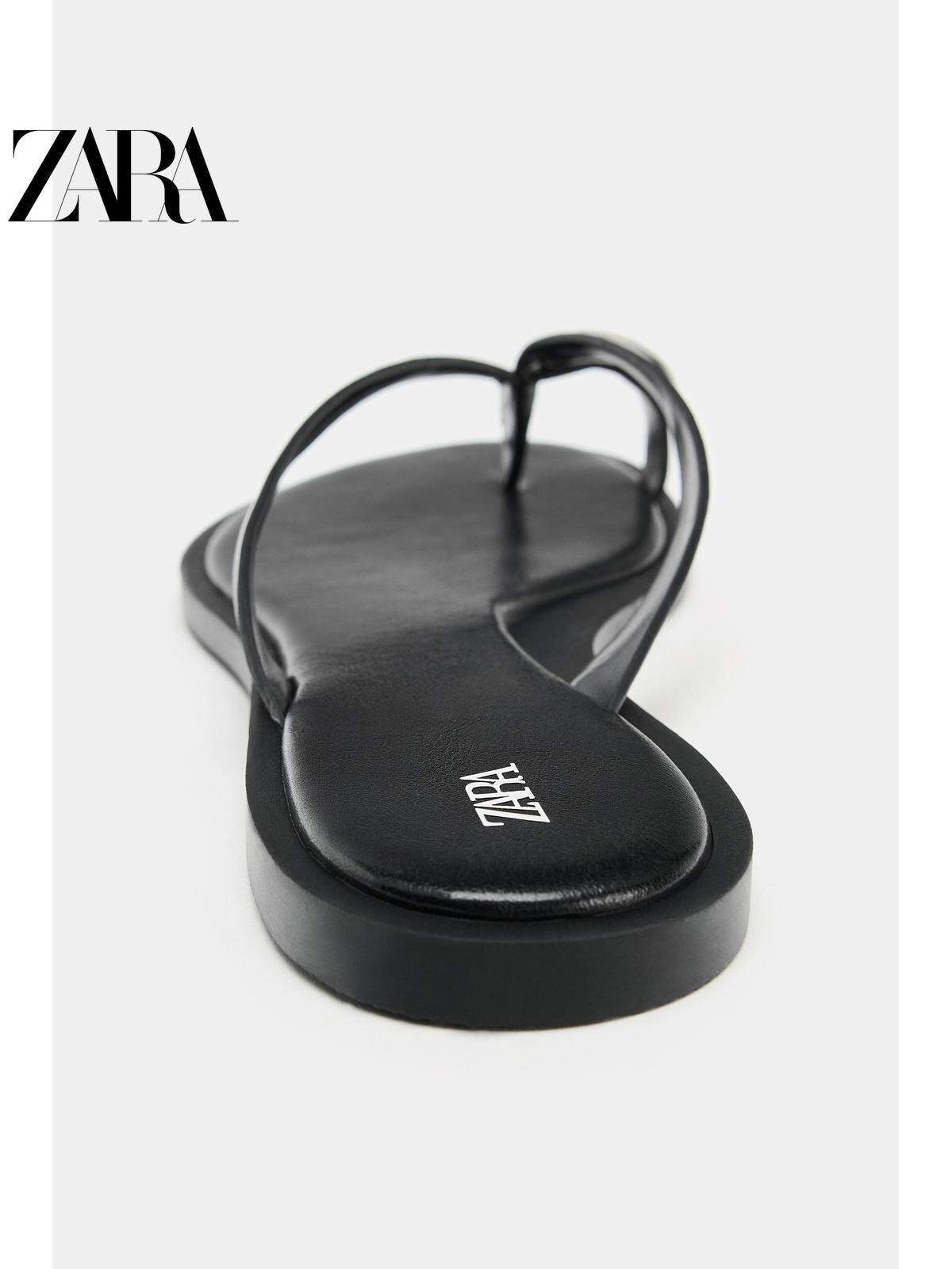 ZARA Coleção Verão 2026: Sandálias femininas com detalhes metálicos, modelo chinelo de dedo com bico redondo, código 3658710 800