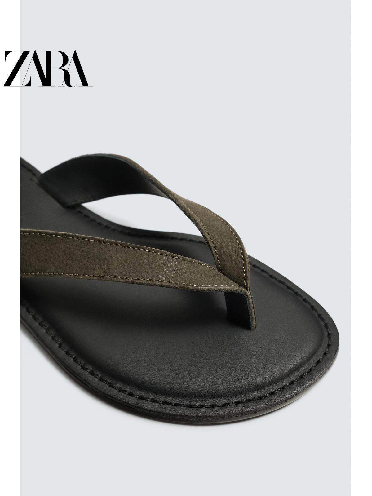 ZARA Coleção Primavera/Verão 2026 - Novos Sapatos Masculinos: Chinelos Rasteiros de Couro com Tiras e Blocos de Cores 2753720 500