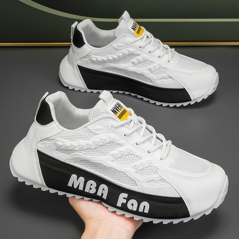 Novos Sapatos Brancos Brancos de Verão 2025 de Rede Fina Fino Respiráveis Respiráveis Desportivos Versáteis Brancos Ténis Forrest Dad para Aumento de Altura