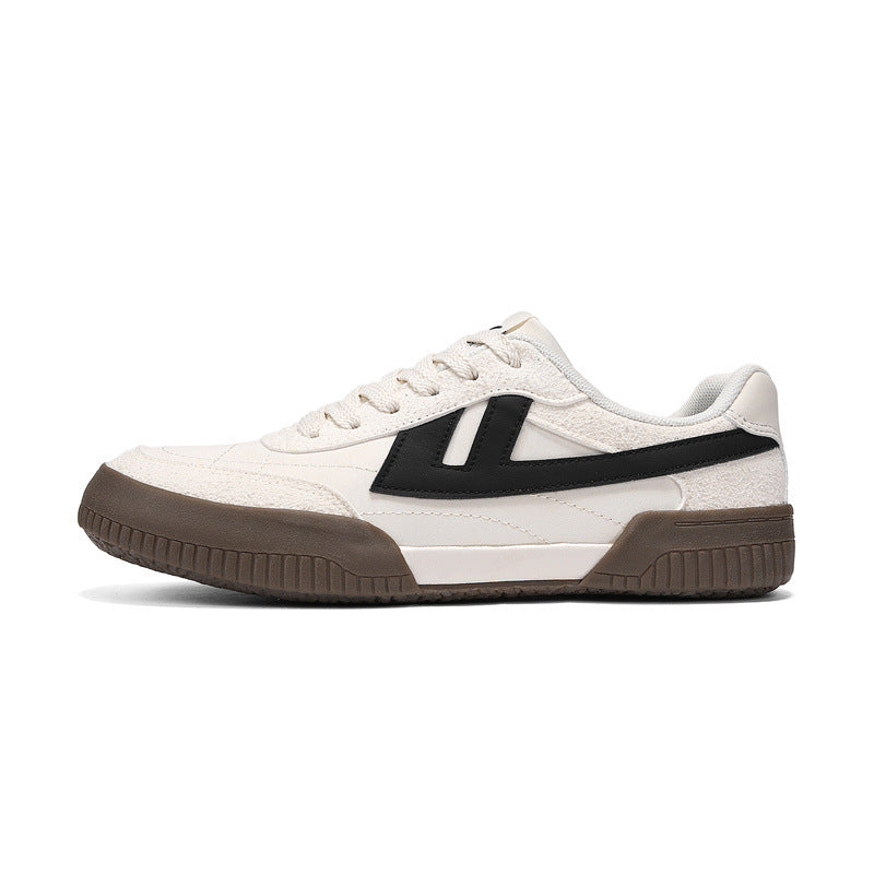 Sapatos de lona preto e branco da moda Warrior de cor sólida, sapatos casuais novos e versáteis de primavera, sapatos de solas grossas que aumentam a altura para homens