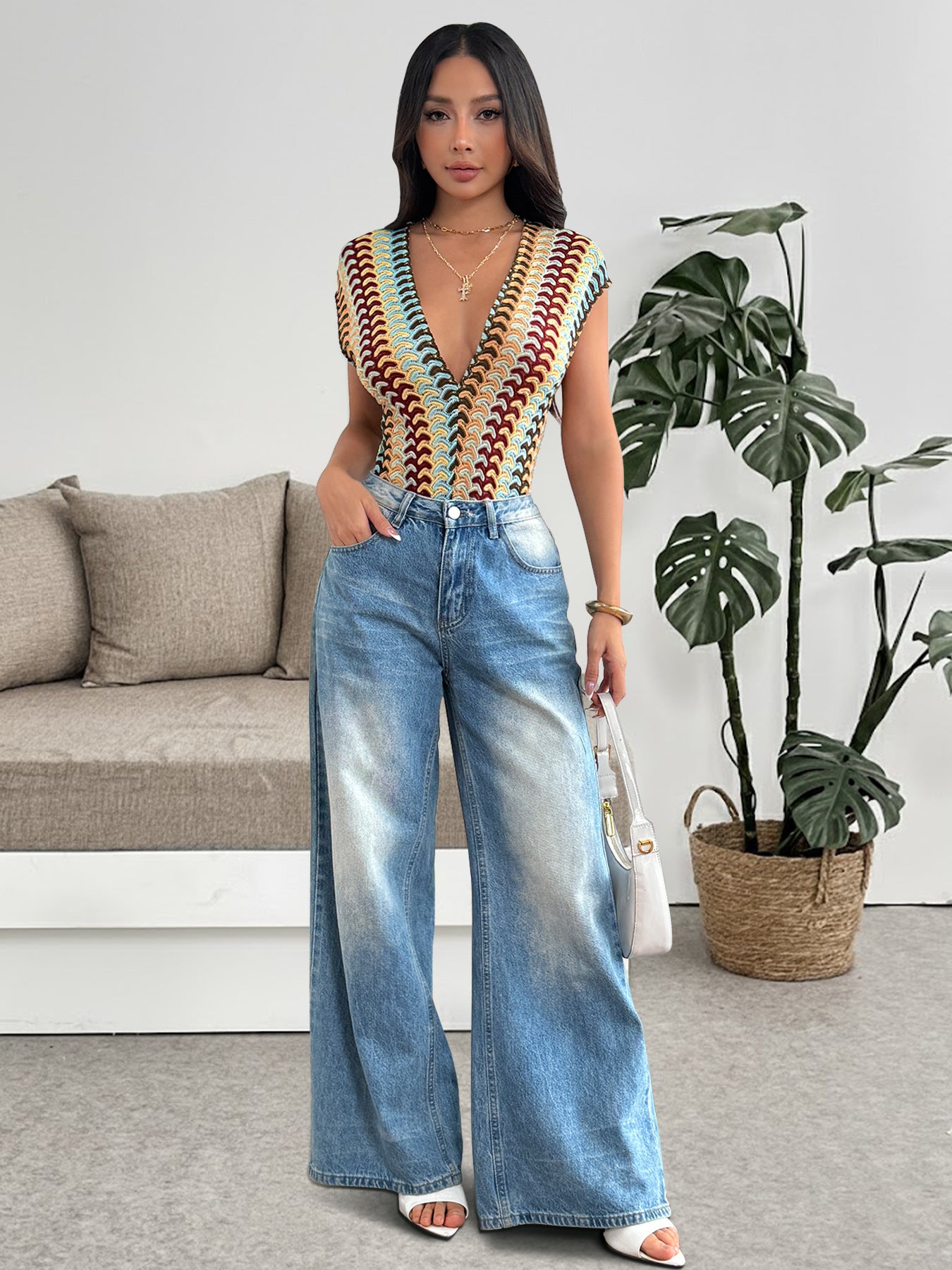Primavera/verão 2026 novo fato de rapariga sexy sexy, com bordados e bordados em V profundos, popular na Europa e na América, conjunto de uma peça sem mangas para mulheres