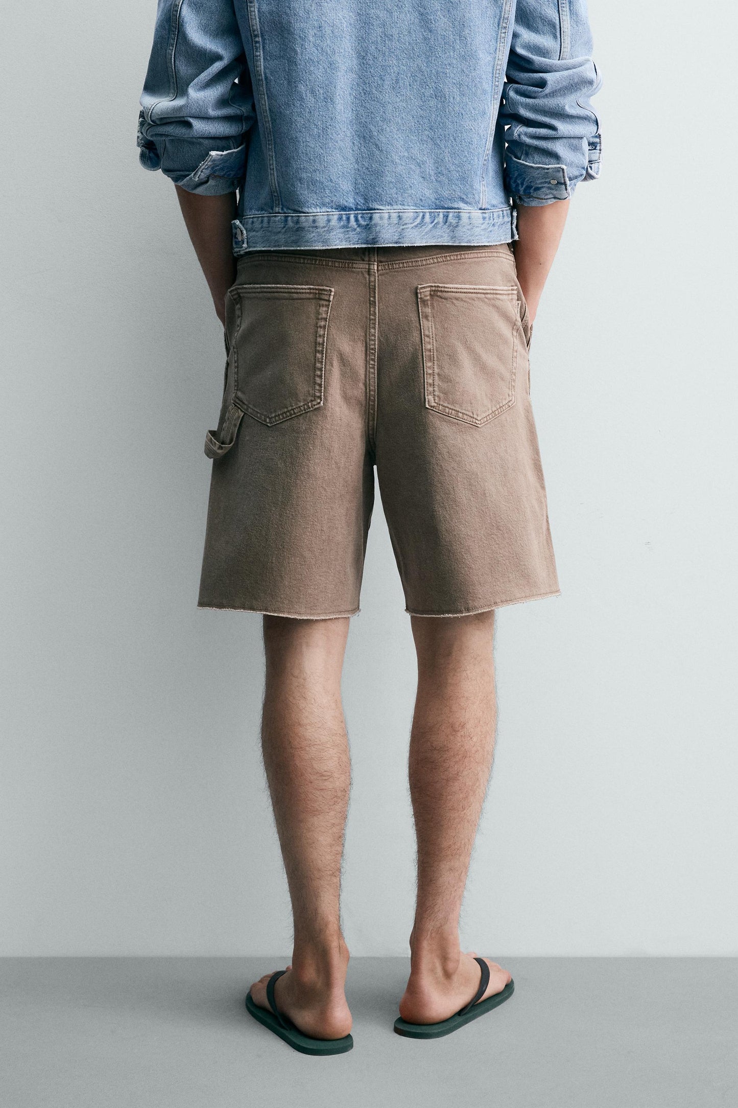 CALÇÕES BERMUDA RELAXED FIT BOLSO DE CARPINTEIRO