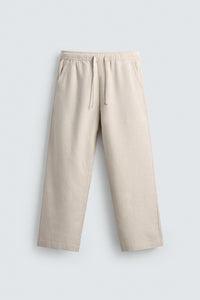 CALÇAS RELAXED FIT COM ESTRUTURA