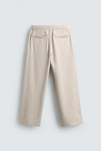 CALÇAS RELAXED FIT COM ESTRUTURA