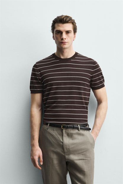 T-SHIRT DE MALHA REGULAR FIT BÁSICA