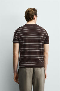 T-SHIRT DE MALHA REGULAR FIT BÁSICA