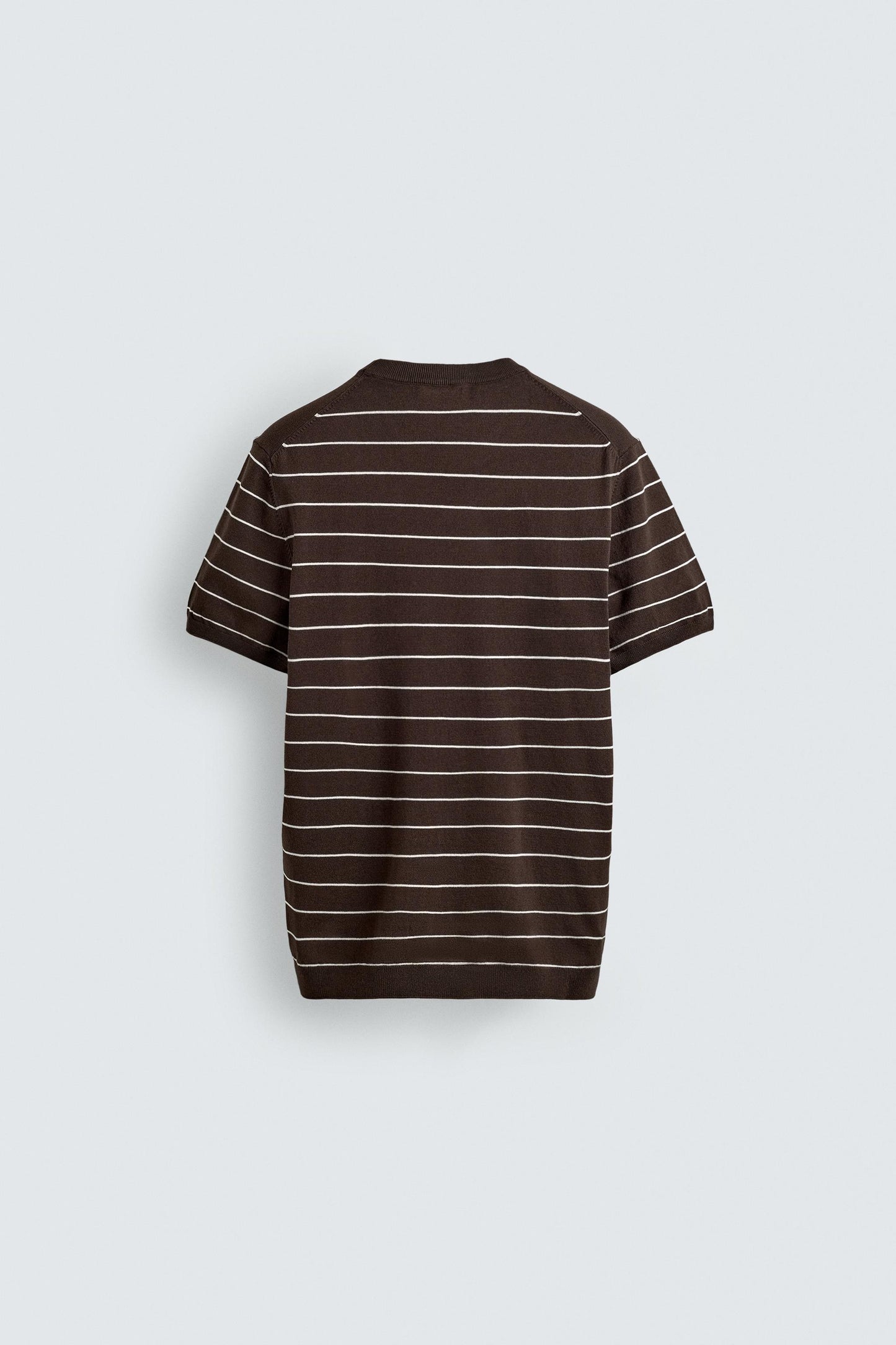T-SHIRT DE MALHA REGULAR FIT BÁSICA