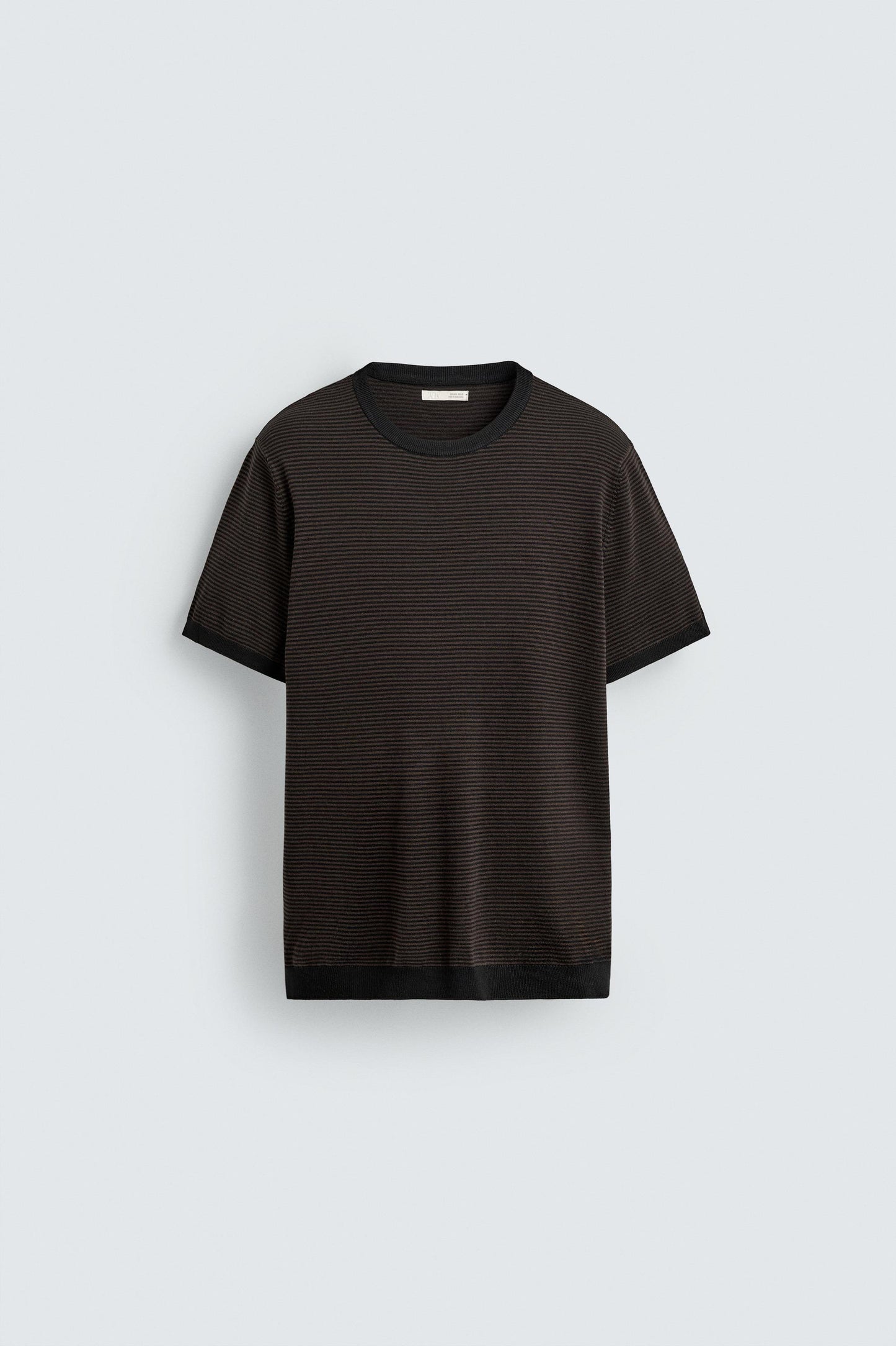 T-SHIRT DE MALHA REGULAR FIT BÁSICA