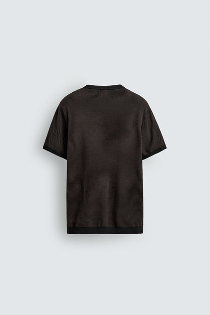 T-SHIRT DE MALHA REGULAR FIT BÁSICA