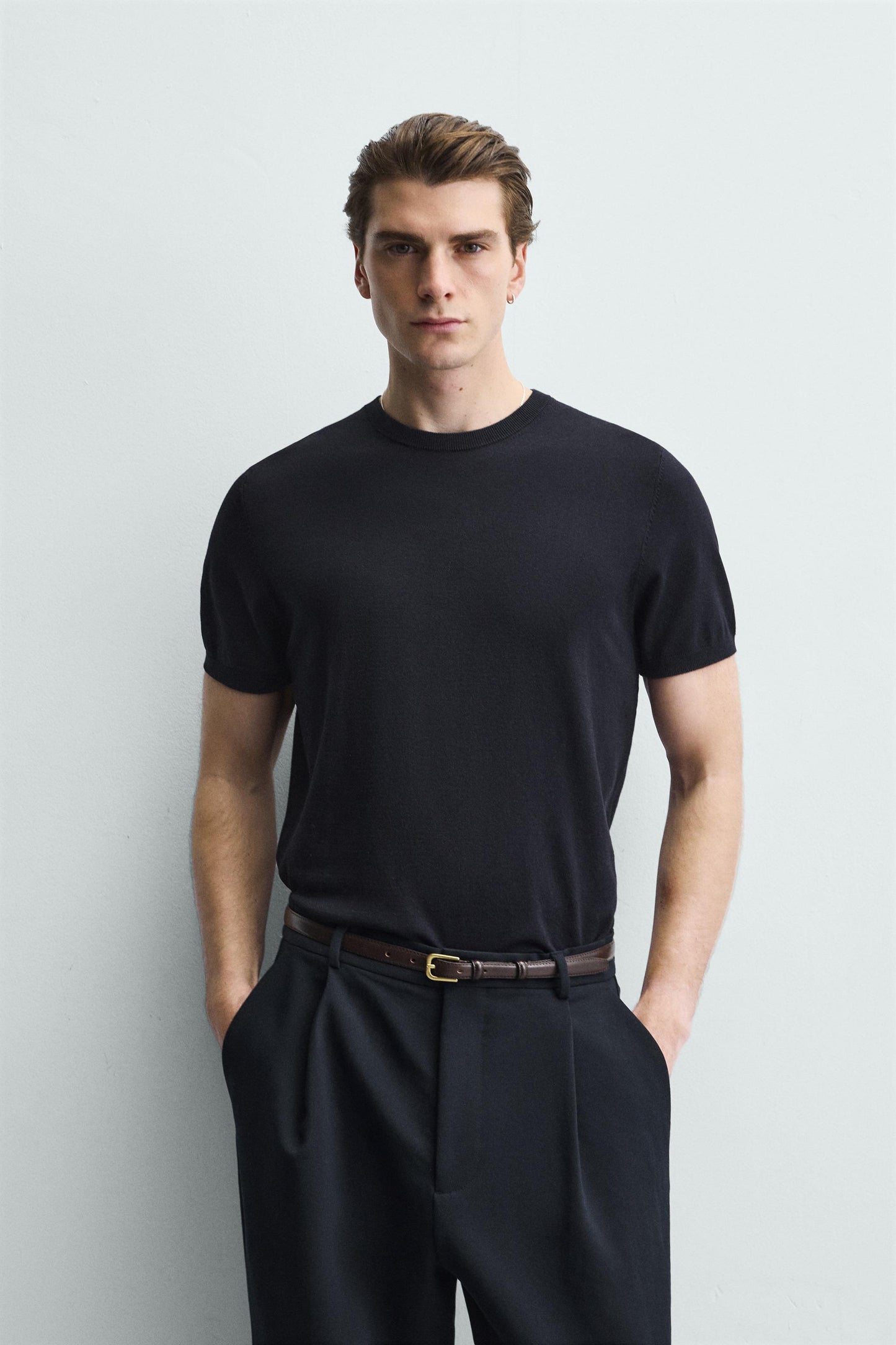 T-SHIRT DE MALHA REGULAR FIT BÁSICA