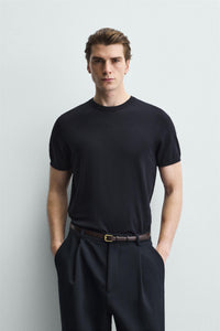 T-SHIRT DE MALHA REGULAR FIT BÁSICA