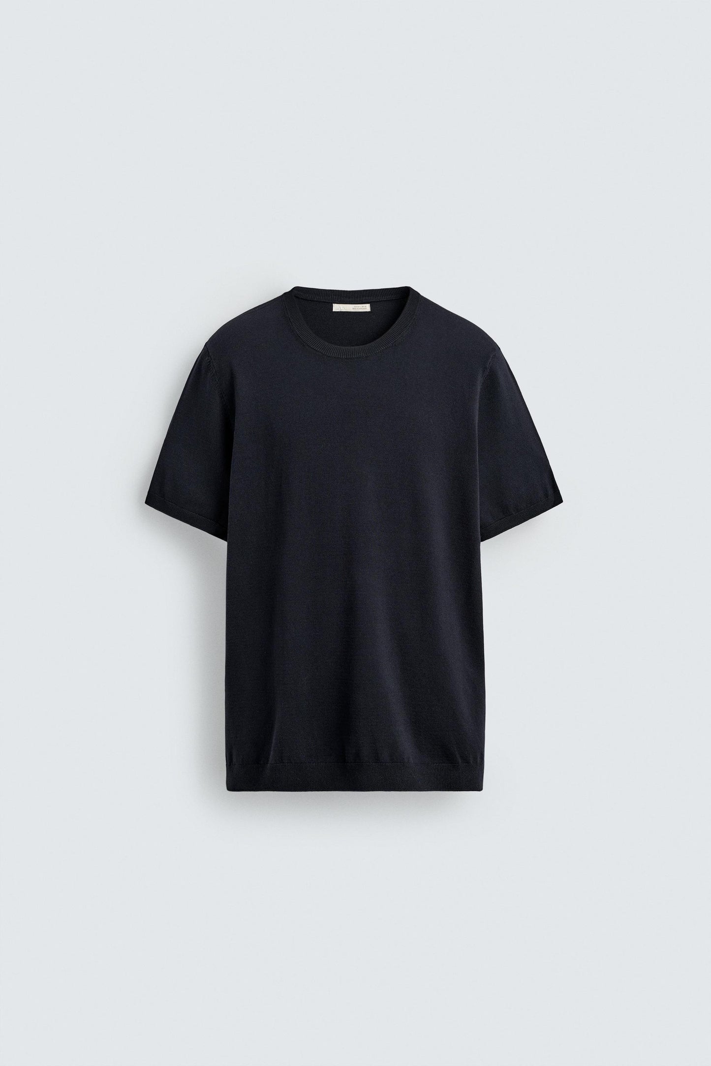 T-SHIRT DE MALHA REGULAR FIT BÁSICA