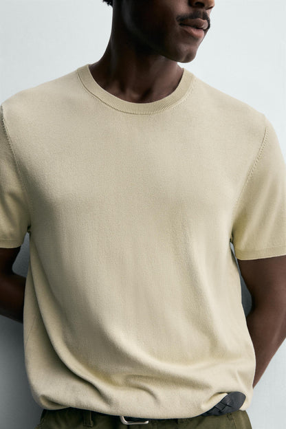 T-SHIRT DE MALHA REGULAR FIT BÁSICA