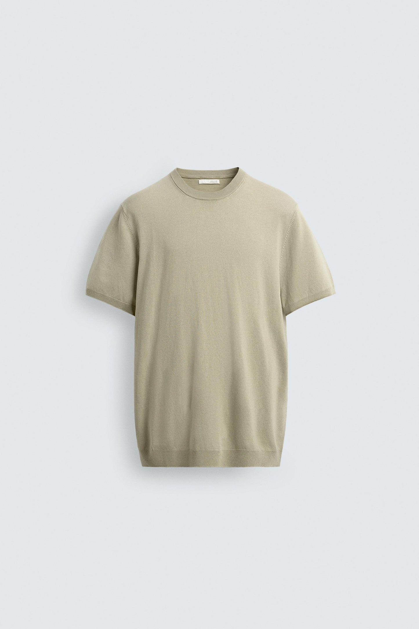T-SHIRT DE MALHA REGULAR FIT BÁSICA