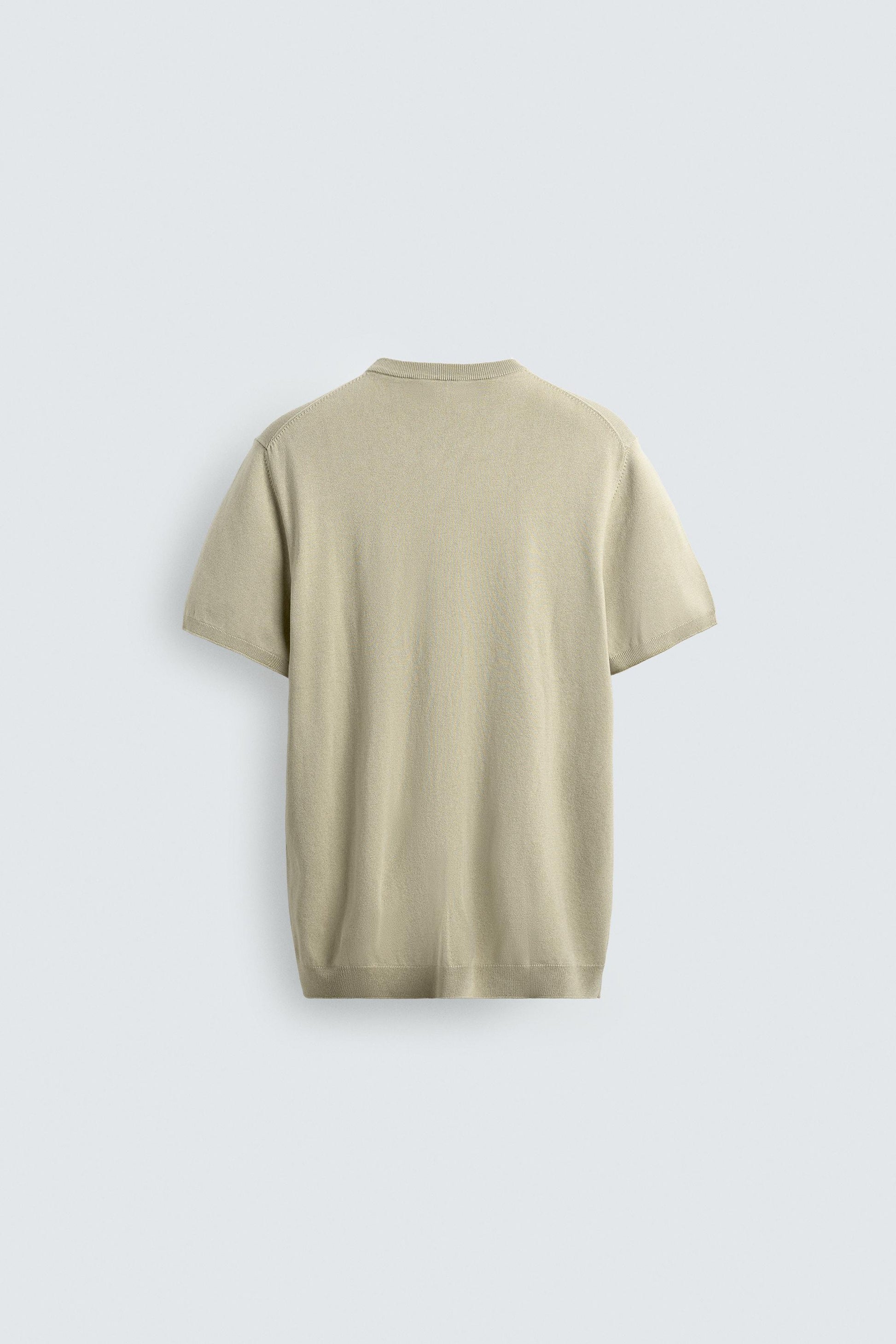 T-SHIRT DE MALHA REGULAR FIT BÁSICA