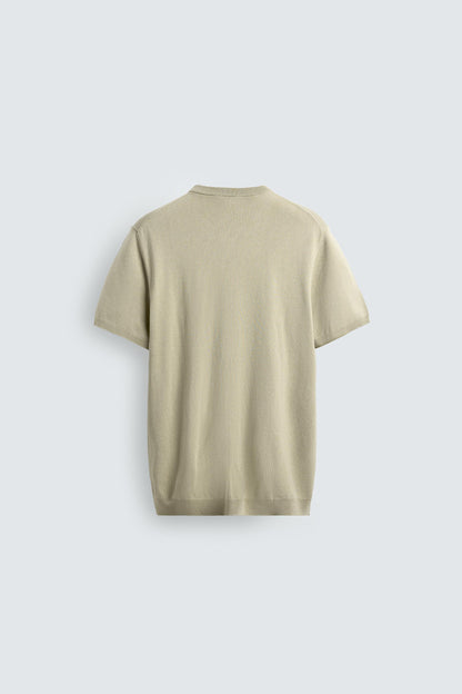T-SHIRT DE MALHA REGULAR FIT BÁSICA