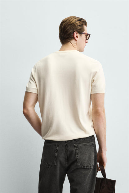 T-SHIRT DE MALHA REGULAR FIT BÁSICA