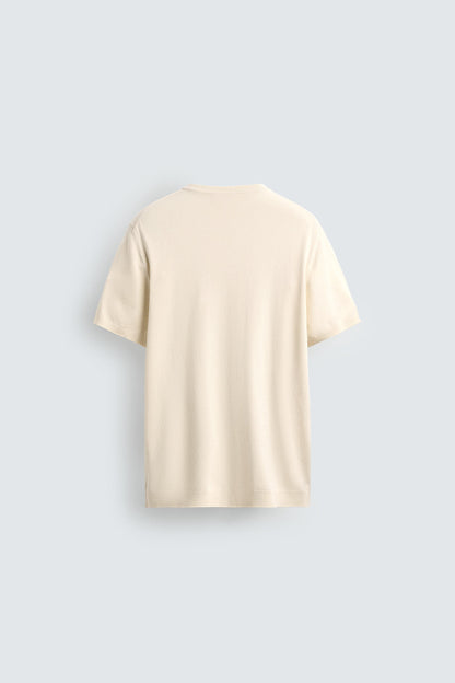 T-SHIRT DE MALHA REGULAR FIT BÁSICA
