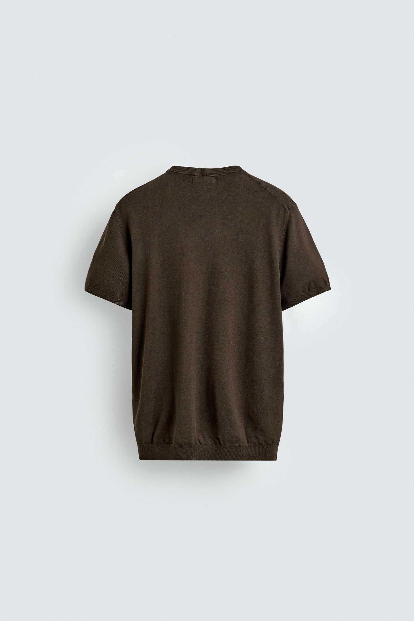 T-SHIRT DE MALHA REGULAR FIT BÁSICA