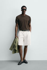 T-SHIRT DE MALHA REGULAR FIT BÁSICA