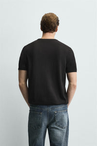 T-SHIRT DE MALHA REGULAR FIT BÁSICA