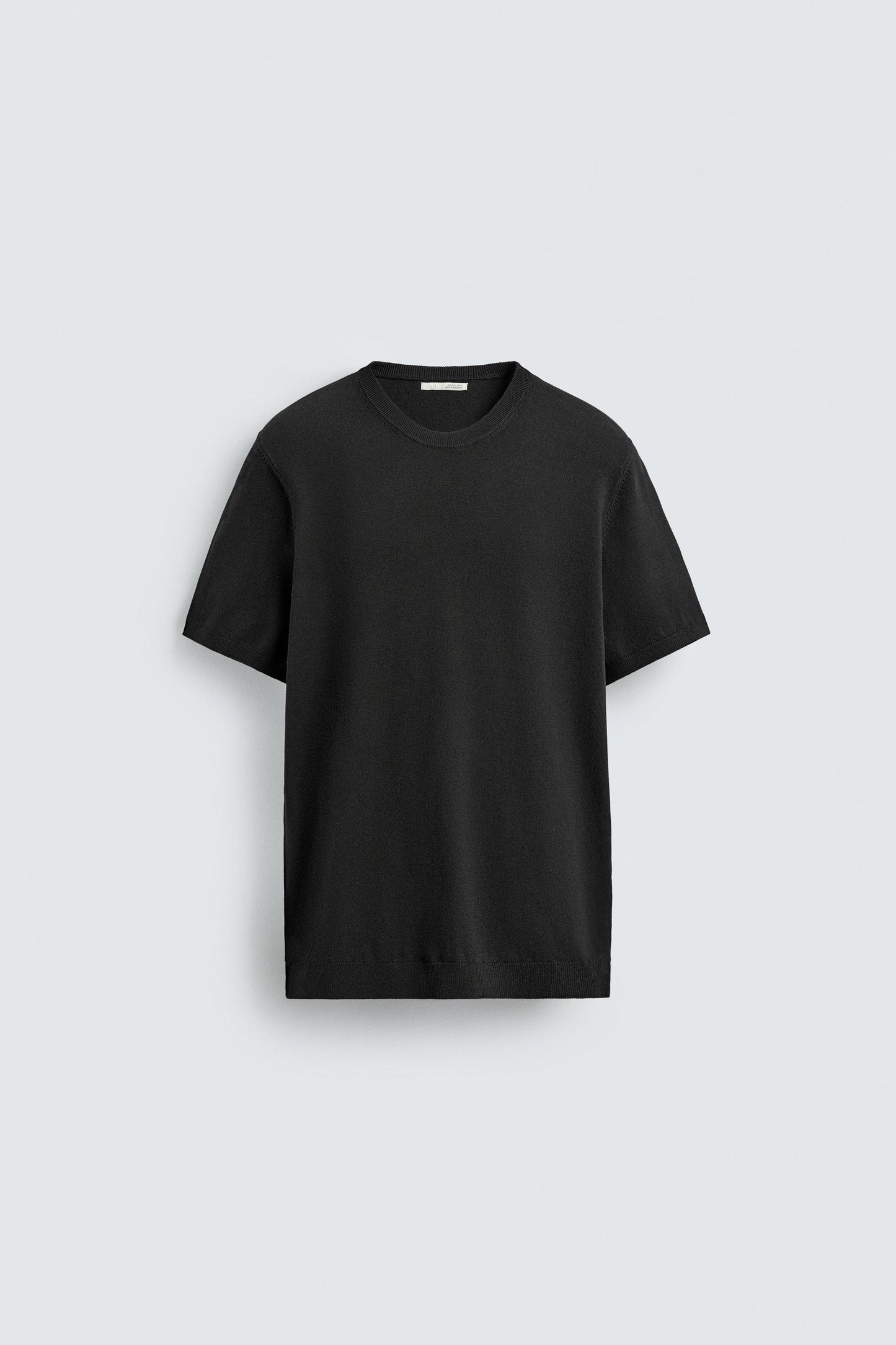 T-SHIRT DE MALHA REGULAR FIT BÁSICA