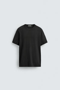 T-SHIRT DE MALHA REGULAR FIT BÁSICA
