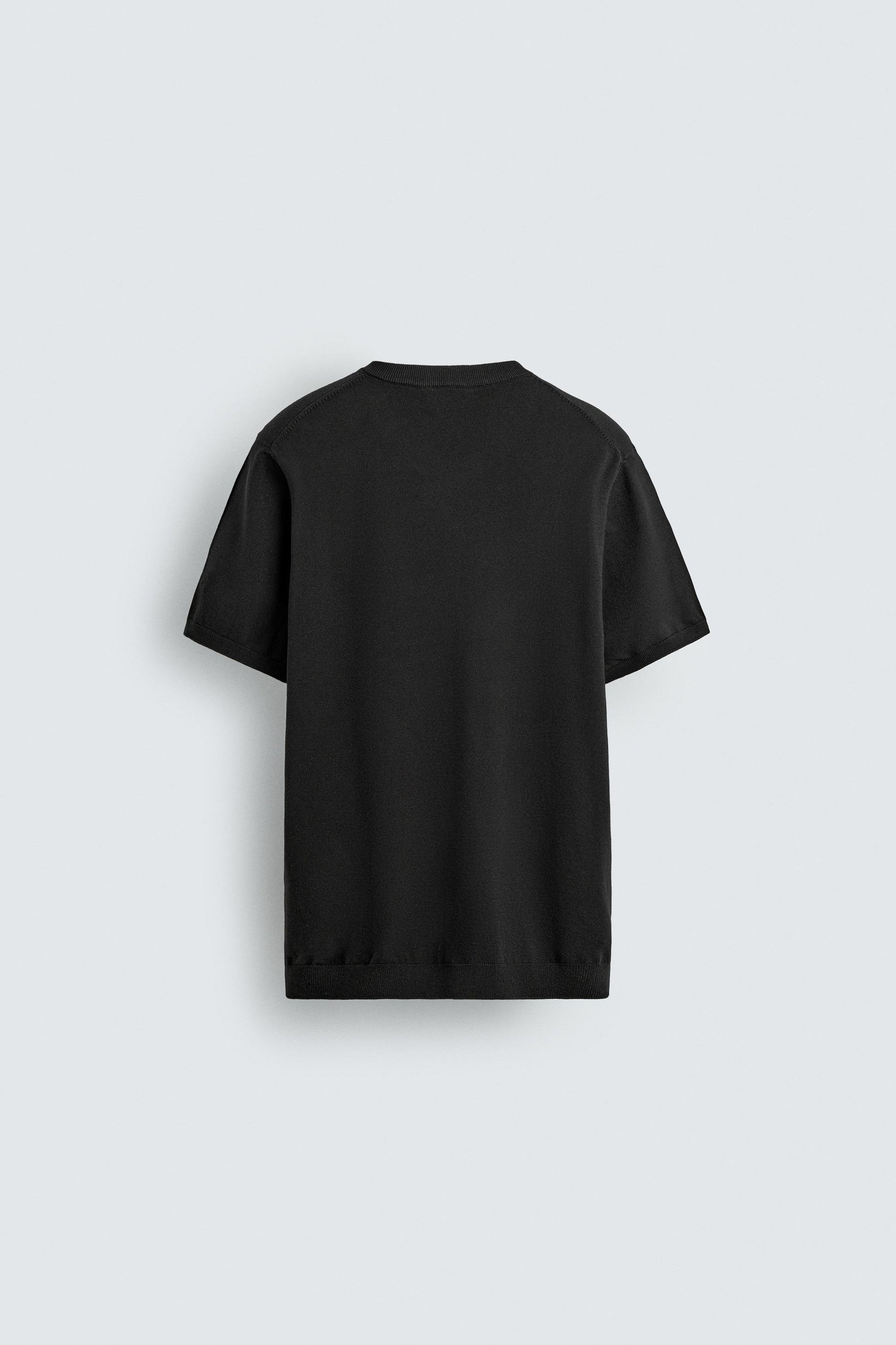T-SHIRT DE MALHA REGULAR FIT BÁSICA