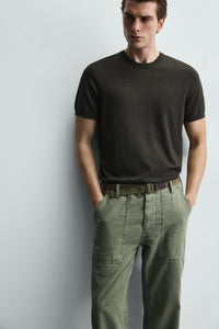 T-SHIRT DE MALHA REGULAR FIT BÁSICA