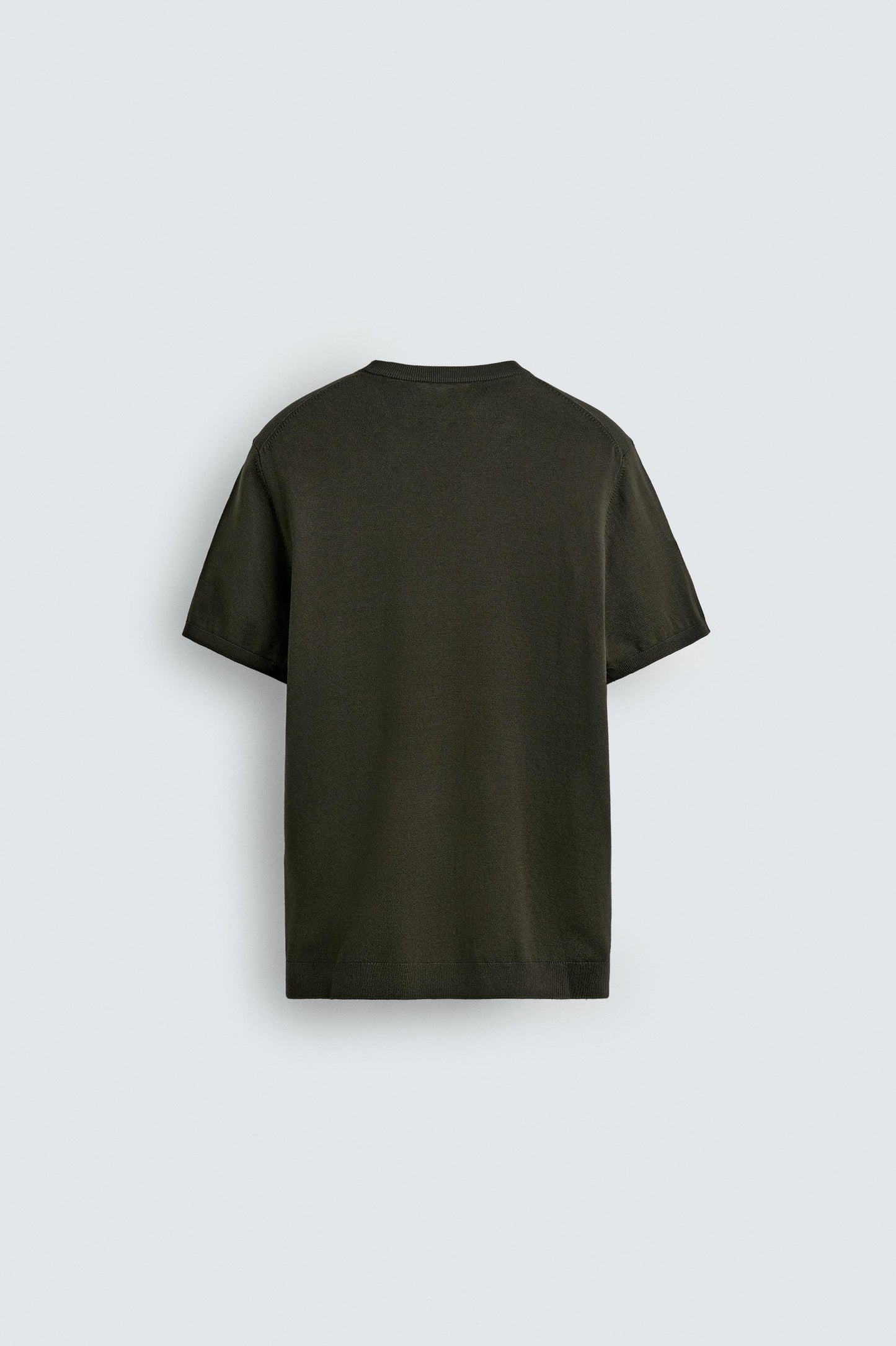 T-SHIRT DE MALHA REGULAR FIT BÁSICA