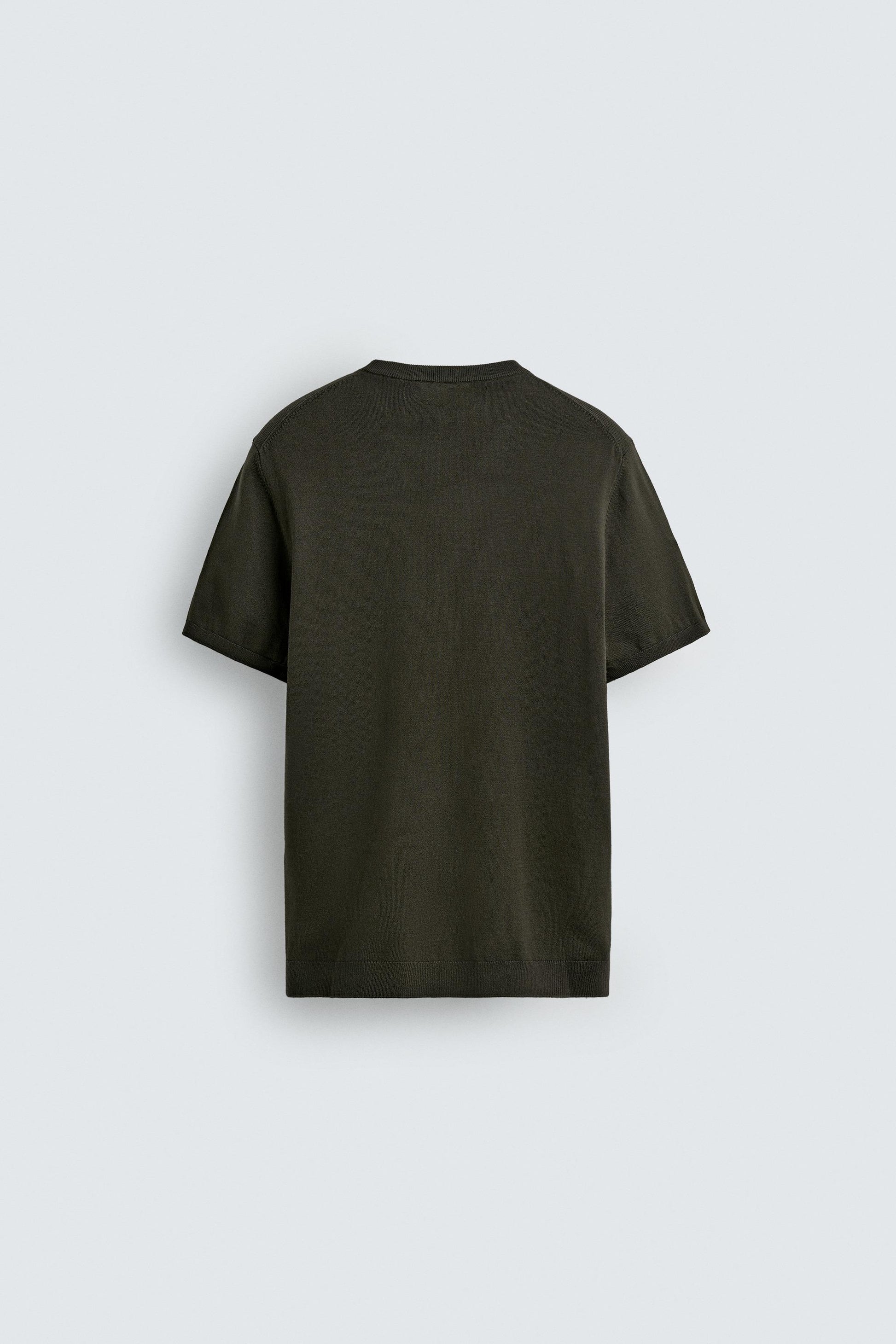 T-SHIRT DE MALHA REGULAR FIT BÁSICA