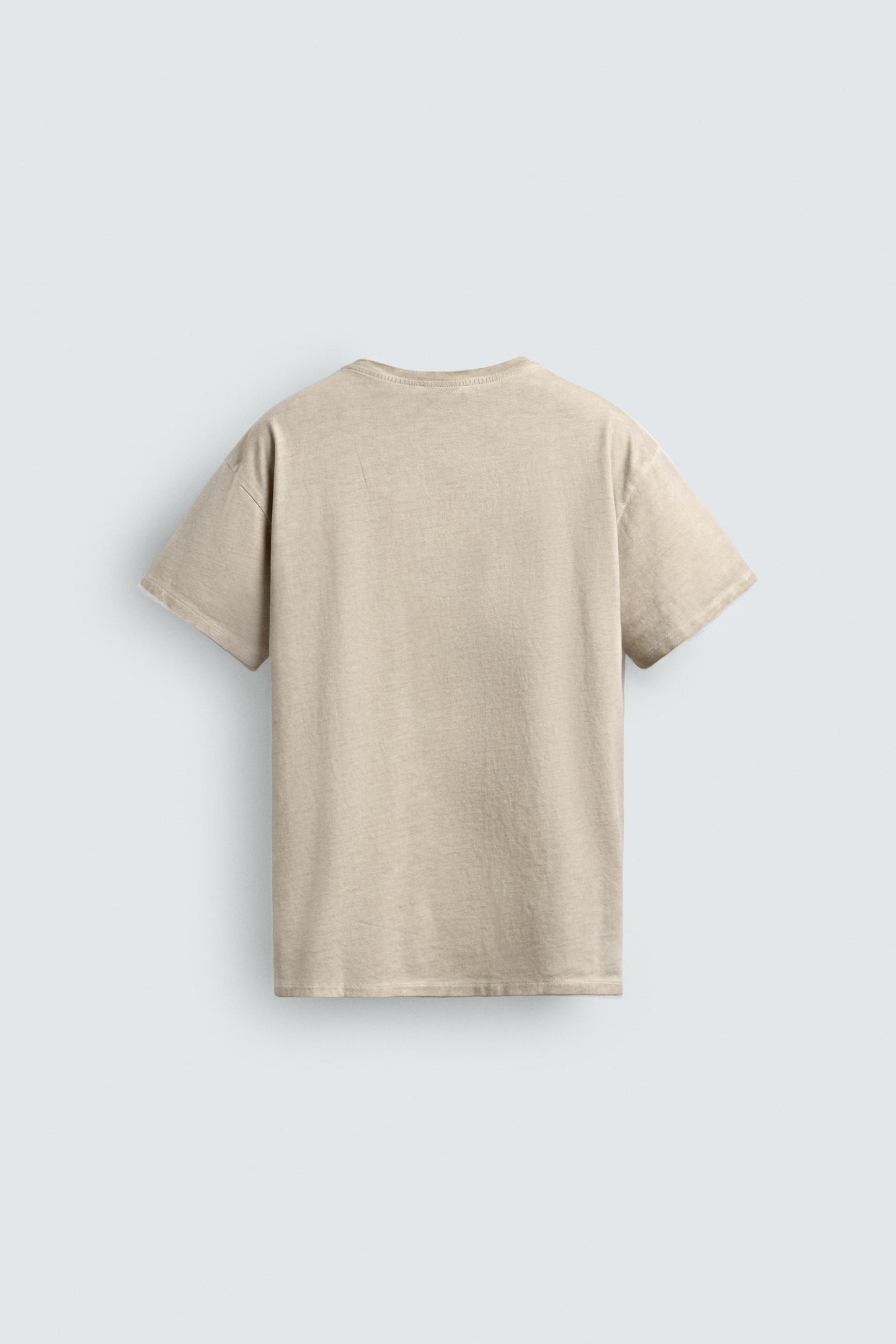 T-SHIRT ESTAMPADA COM MENSAGEM E EFEITO VINTAGE