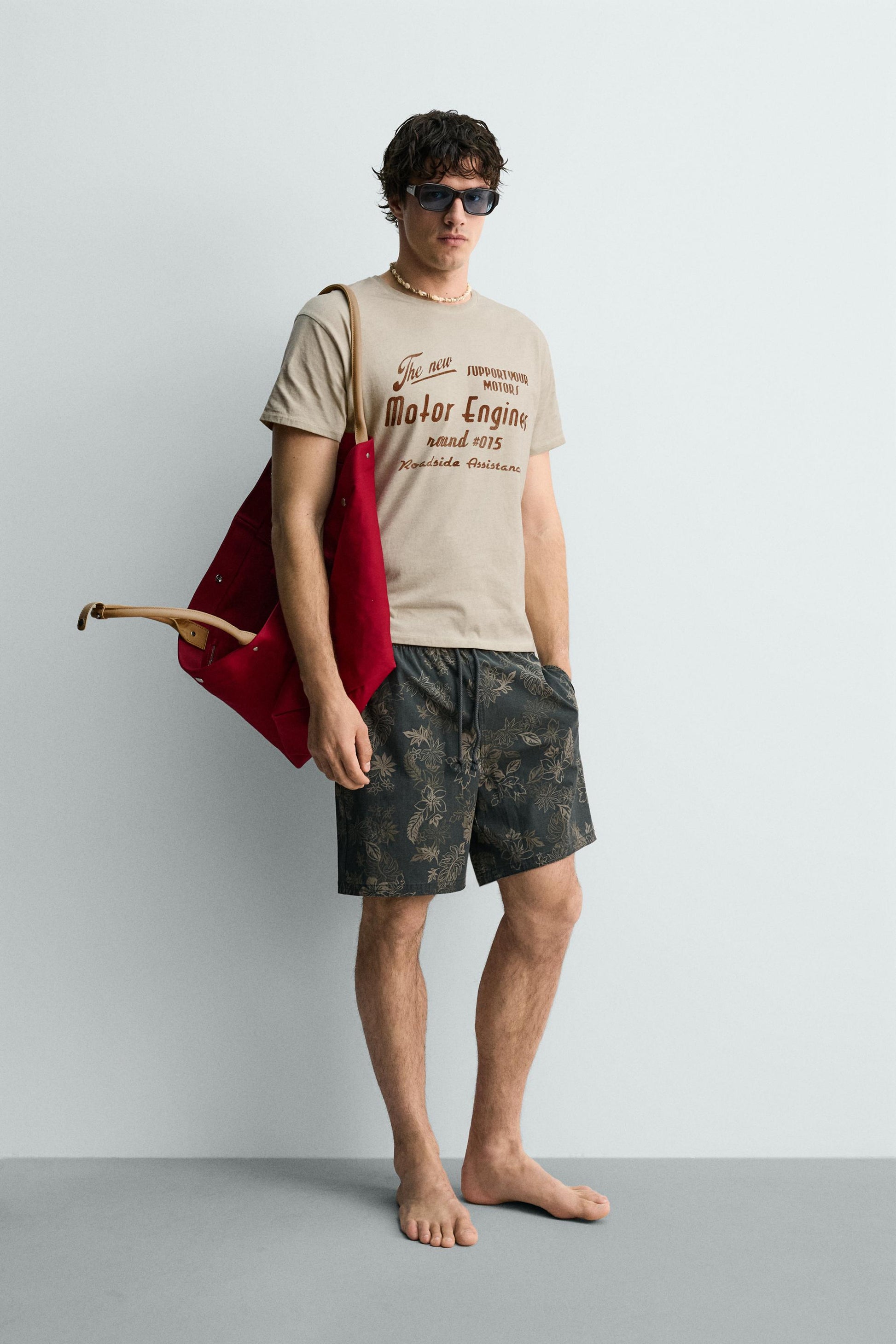 T-SHIRT ESTAMPADA COM MENSAGEM E EFEITO VINTAGE