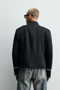 CASACO CROPPED FIT COM CONTRASTES