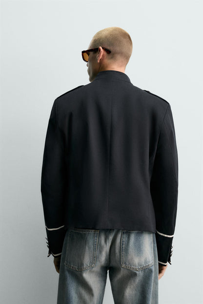 CASACO CROPPED FIT COM CONTRASTES