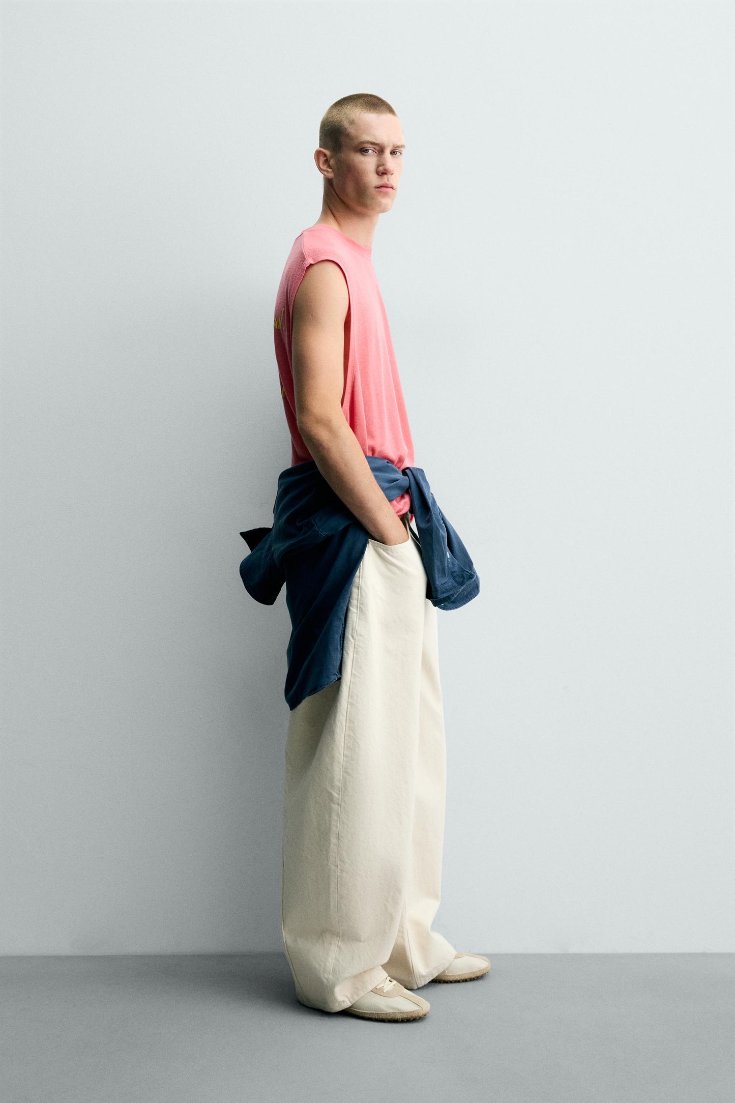 T-SHIRT TANK RELAXED FIT COM MENSAGENS ESTAMPADAS