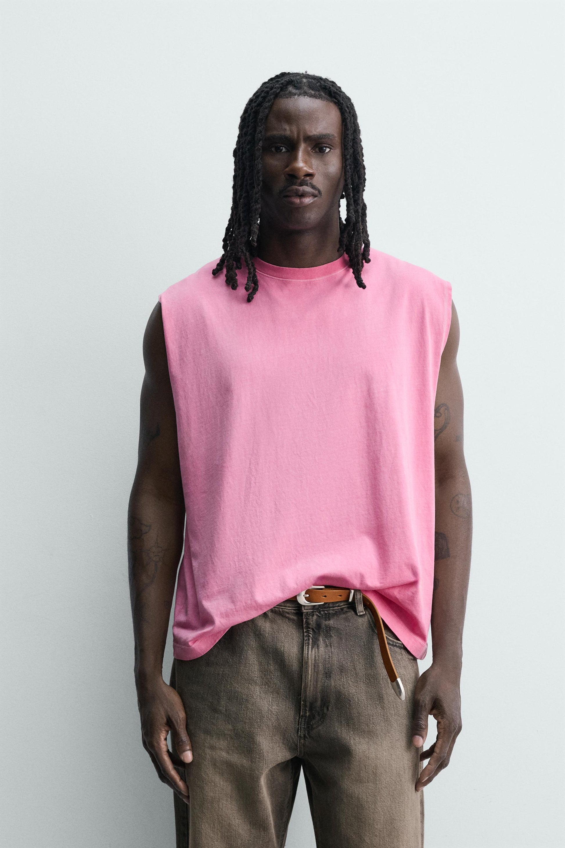 T-SHIRT DE ALÇAS LAVADA