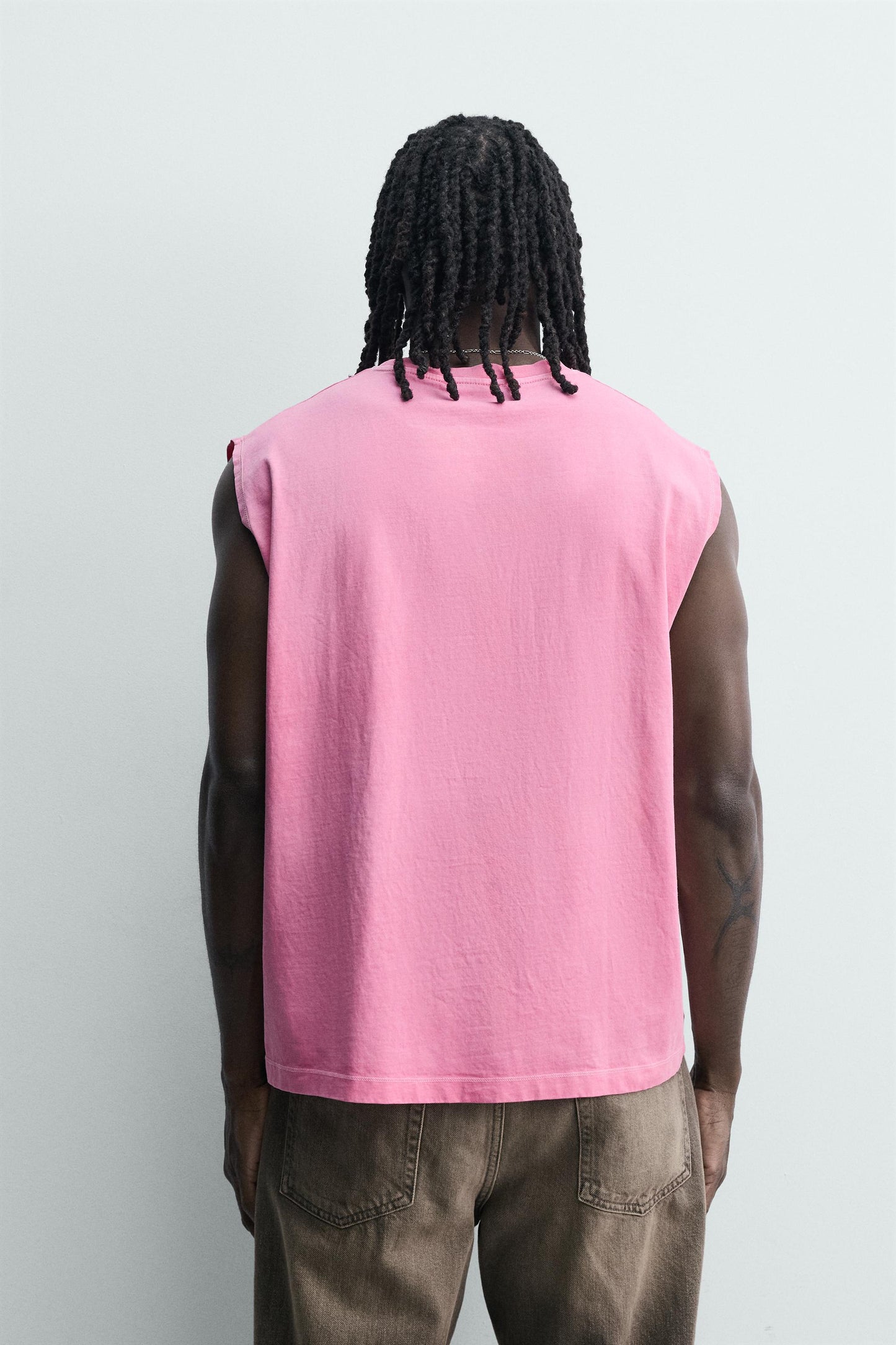 T-SHIRT DE ALÇAS LAVADA