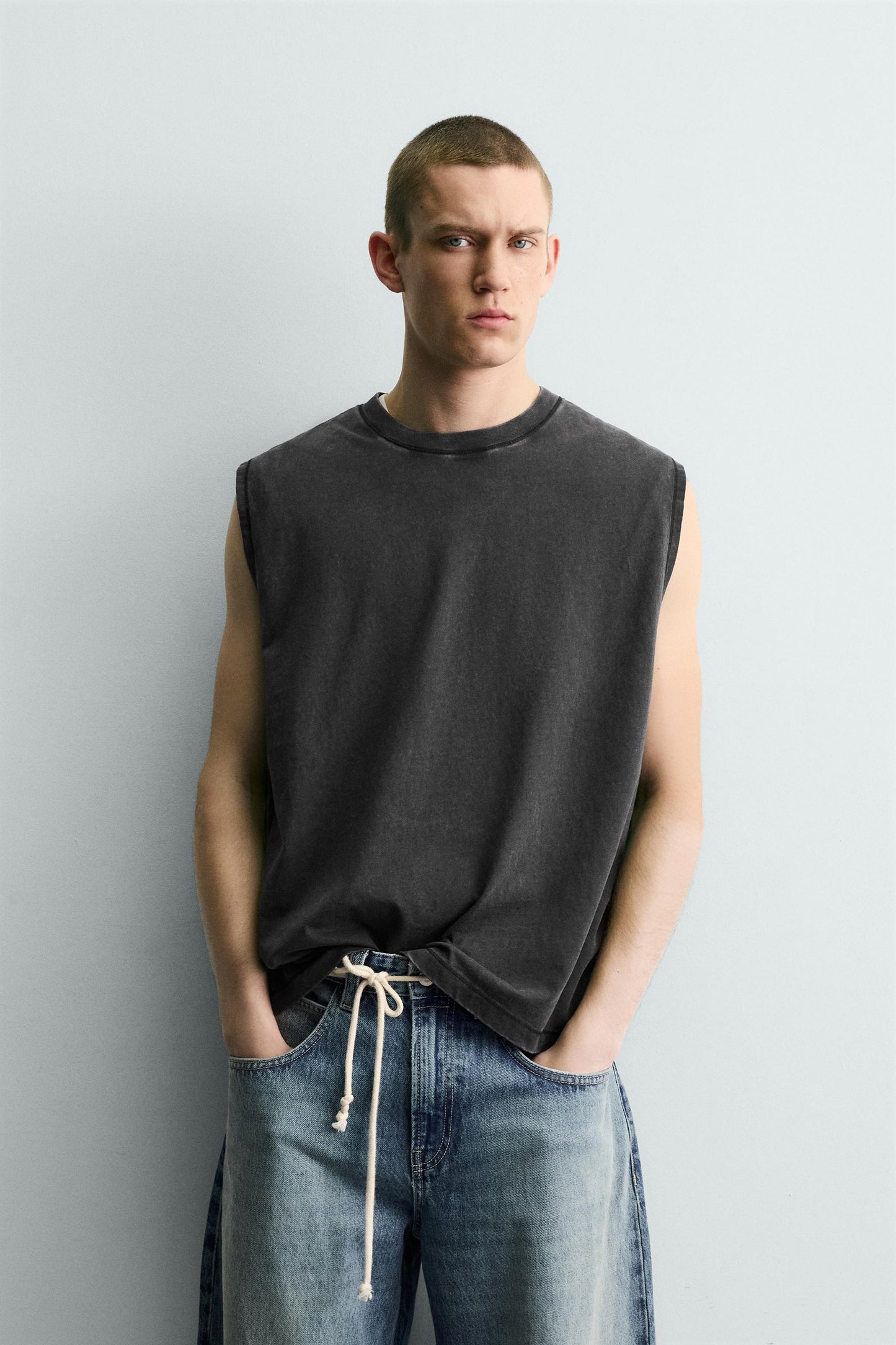T-SHIRT DE ALÇAS LAVADA