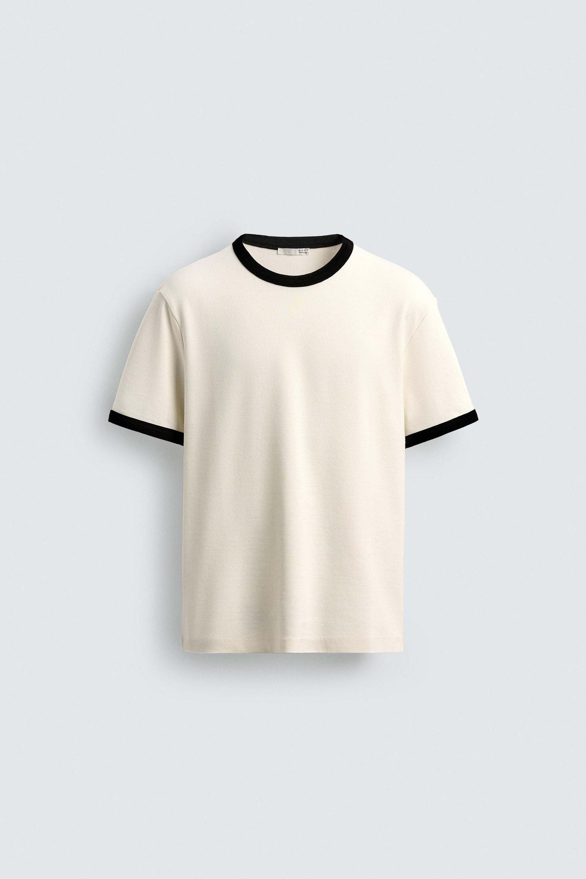 T-SHIRT BÁSICA RIB EM CONTRASTE