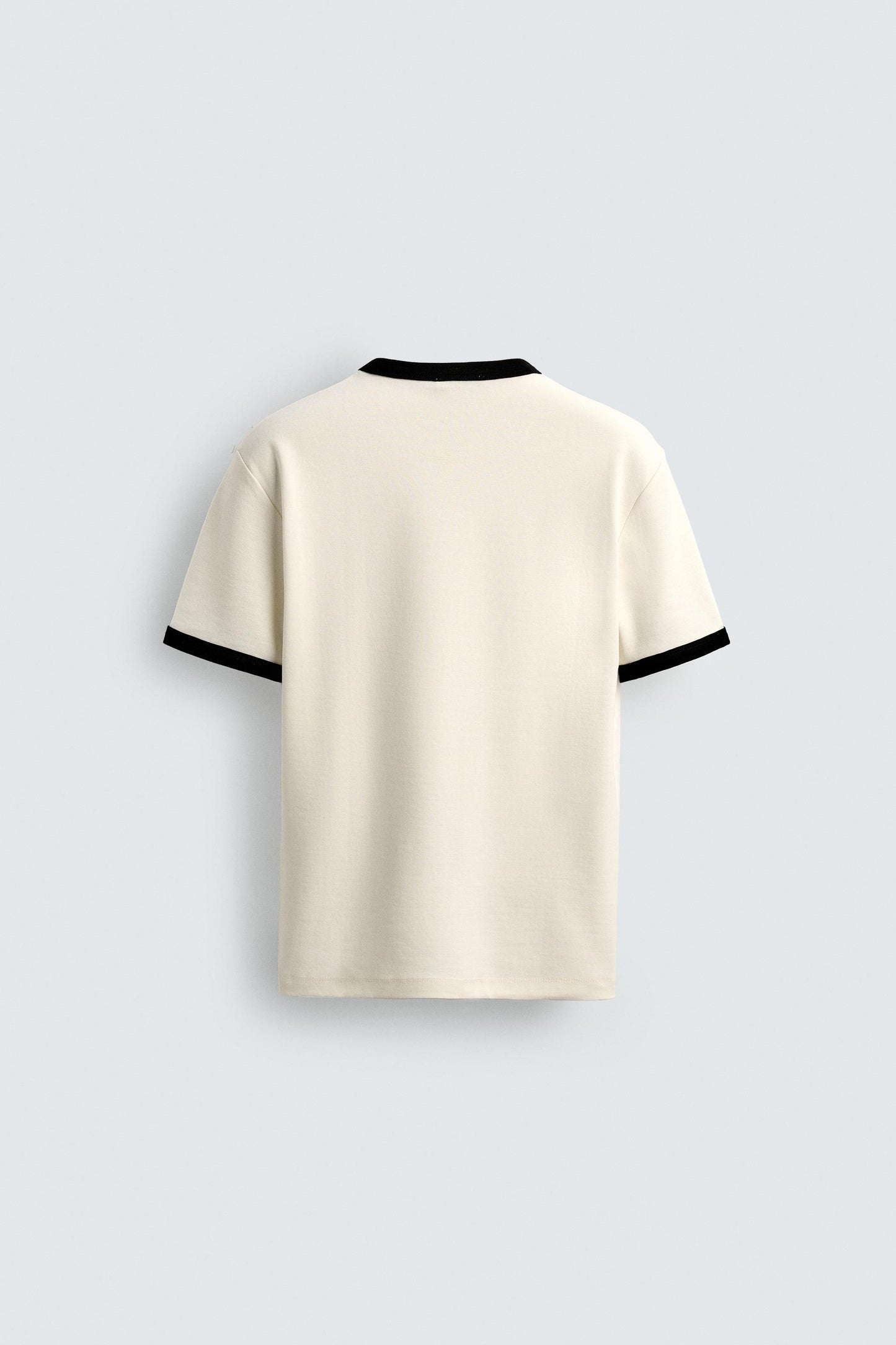 T-SHIRT BÁSICA RIB EM CONTRASTE