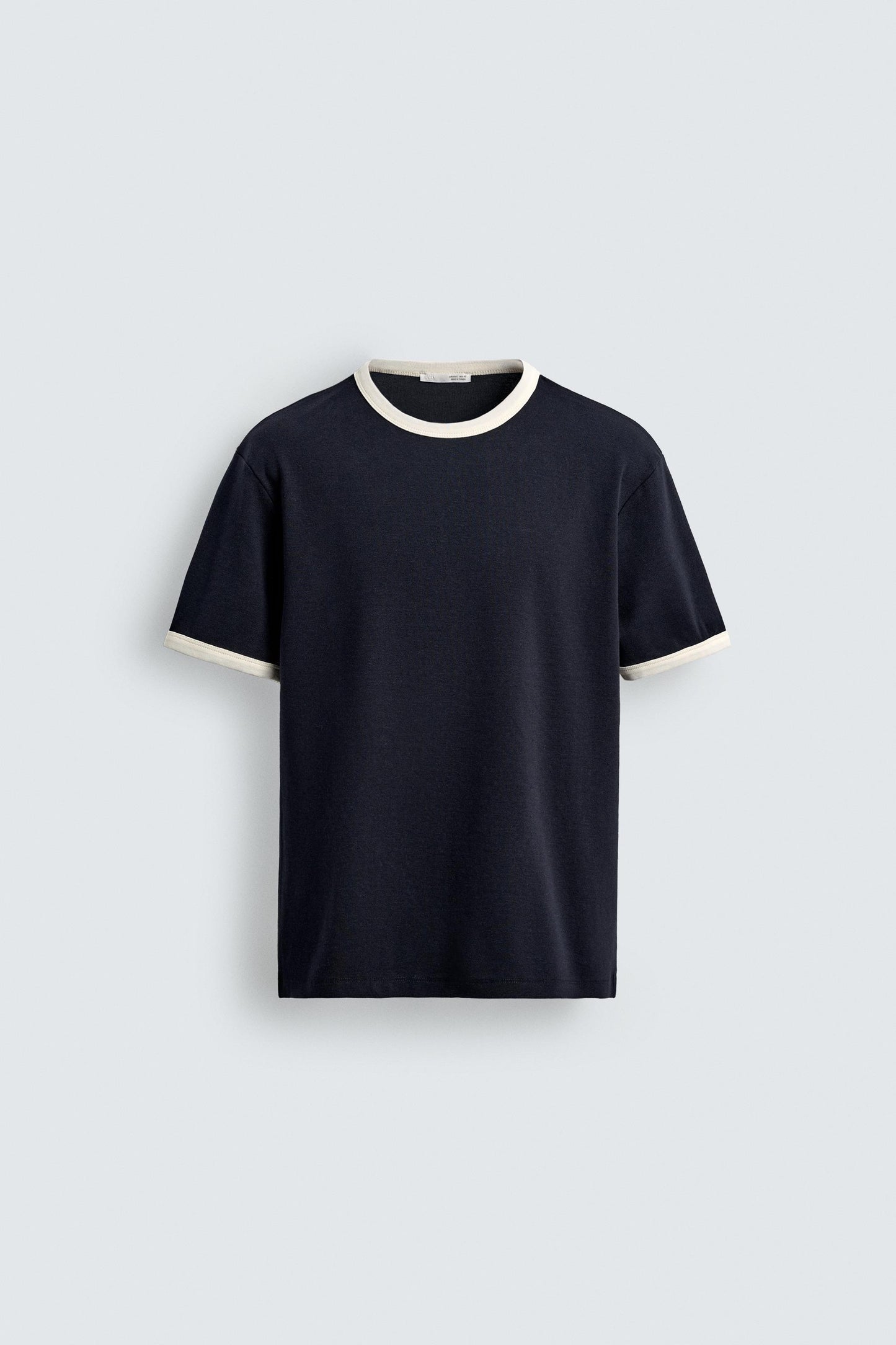T-SHIRT BÁSICA RIB EM CONTRASTE