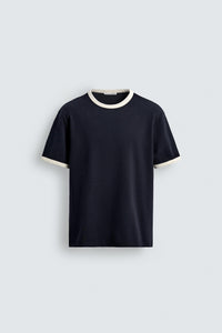 T-SHIRT BÁSICA RIB EM CONTRASTE