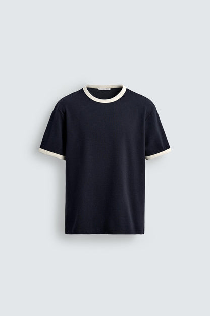 T-SHIRT BÁSICA RIB EM CONTRASTE