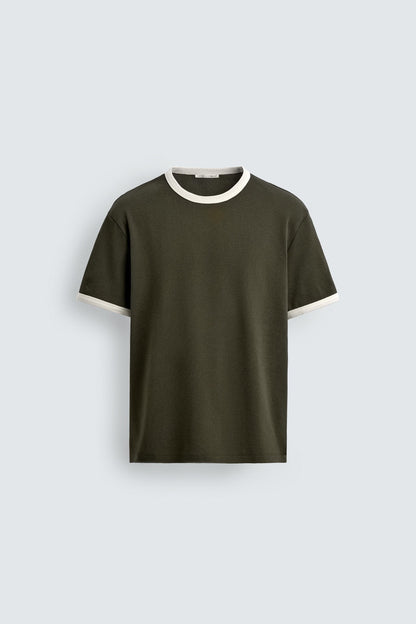 T-SHIRT BÁSICA RIB EM CONTRASTE