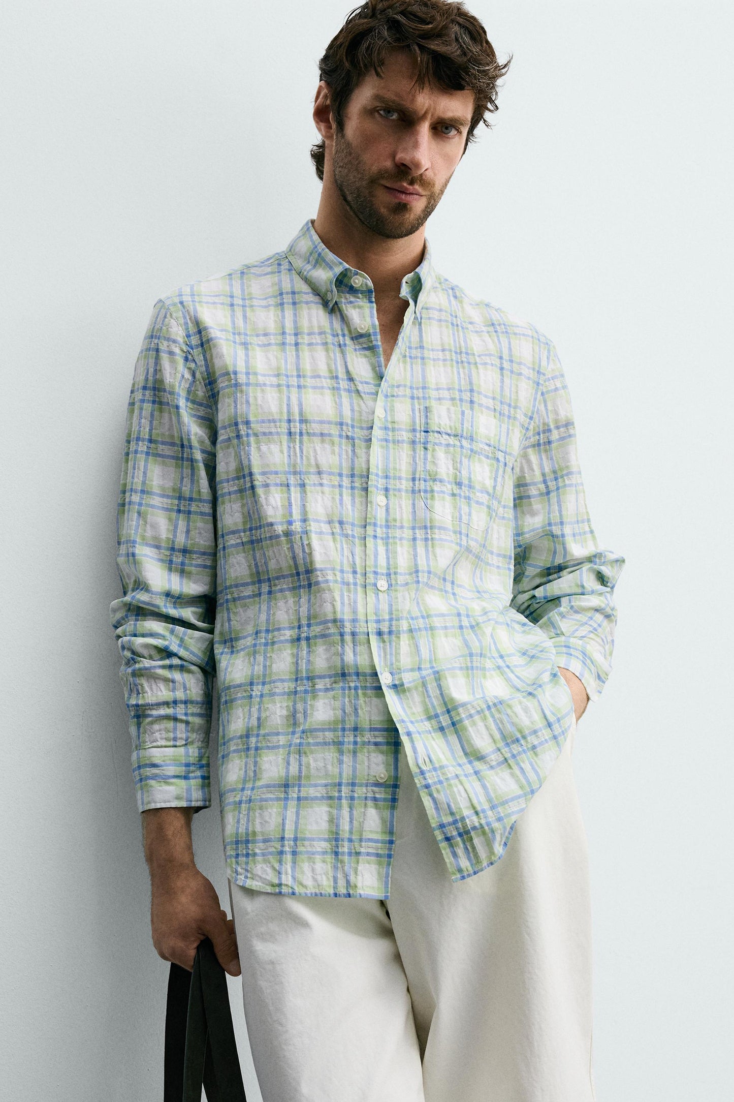 CAMISA REGULAR FIT AOS QUADRADOS COM EFEITO ENRUGADO