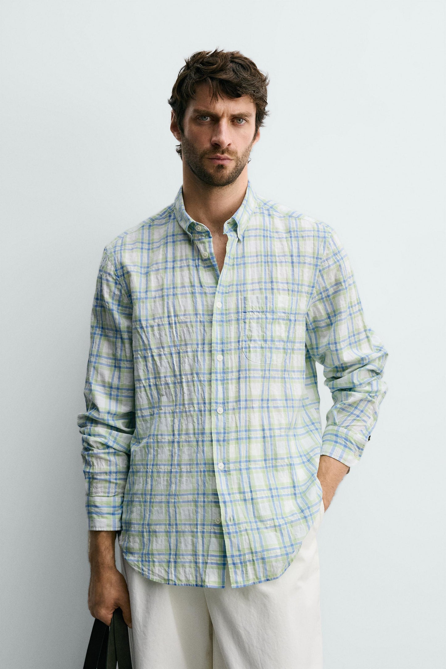 CAMISA REGULAR FIT AOS QUADRADOS COM EFEITO ENRUGADO