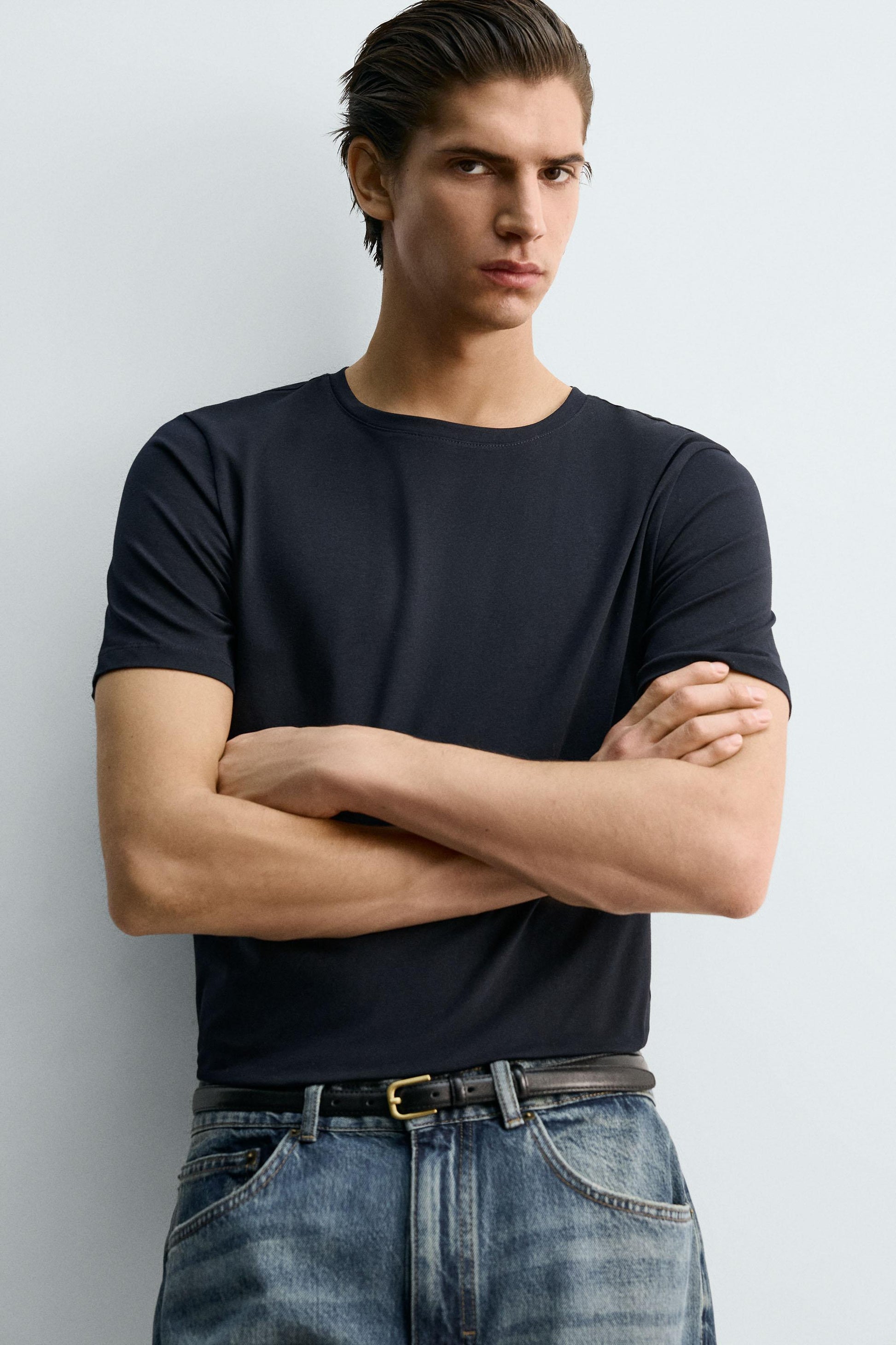 T-SHIRT SLIM FIT BÁSICA /01