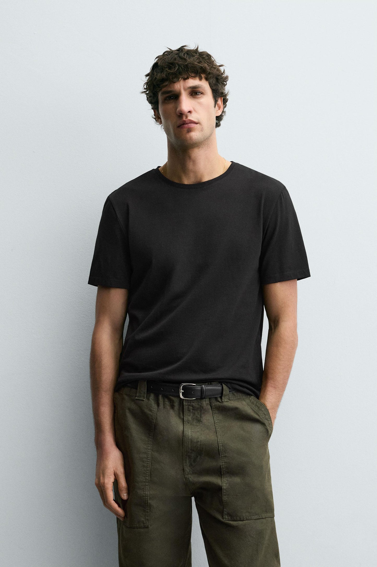 T-SHIRT SLIM FIT BÁSICA /01