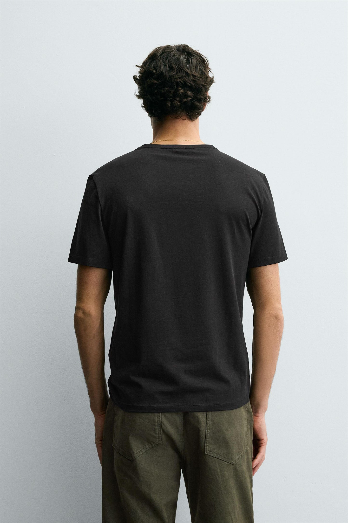 T-SHIRT SLIM FIT BÁSICA /01